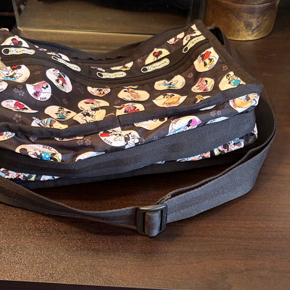 EUC LeSportsac Disney Minnie Mouse Deluxe Everyday Bag in the "Celebrate M - Picture 14 of 16